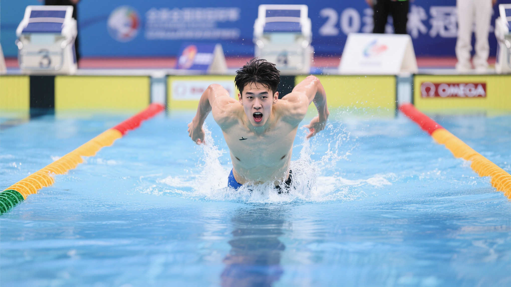 多次受邀到 多次受邀到